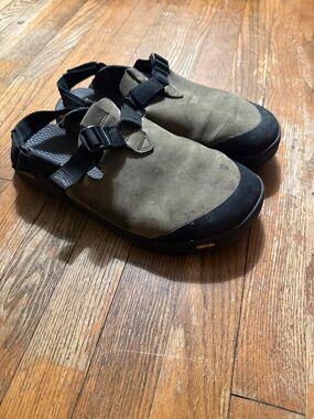 Bedrock Mountain Clogs Men’s Size 12
